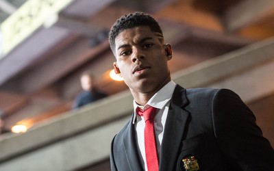 华体会电竞动态-亚马尔让后卫们开会研究